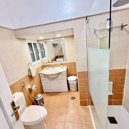 Paraiso Playa Chica Apartmán *